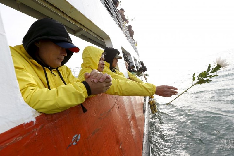 Han Quoc tuong niem mot nam vu chim pha Sewol-Hinh-10